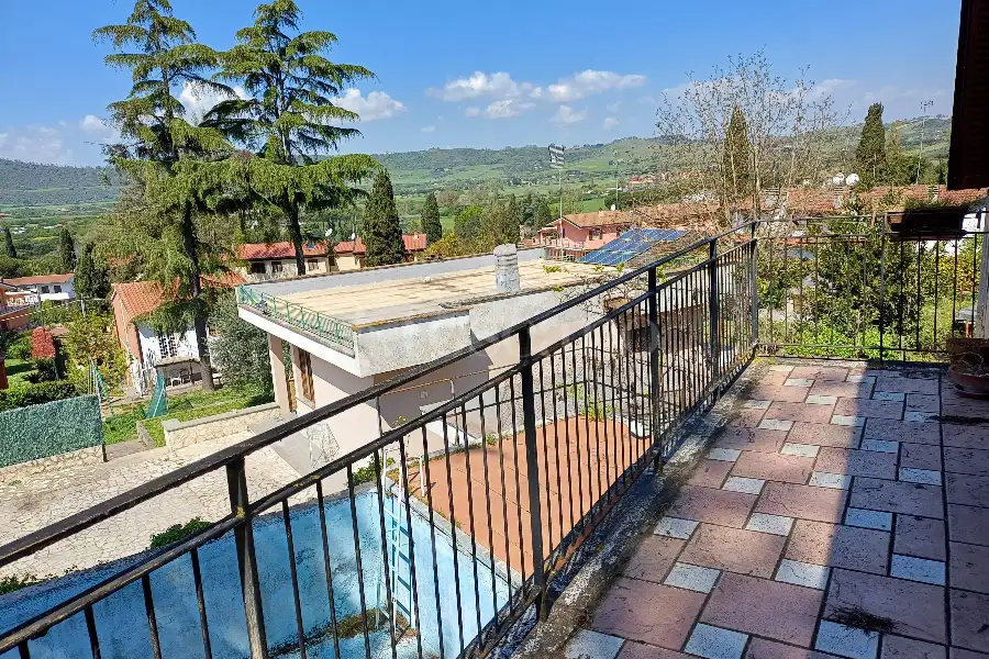Villa in vendita di 250 mq a €349.000 (rif. 12/2025)