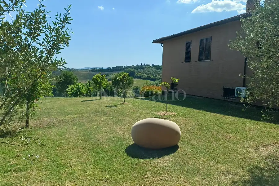 Villa in vendita di 400 mq a €1.230.000 (rif. 11/2026)