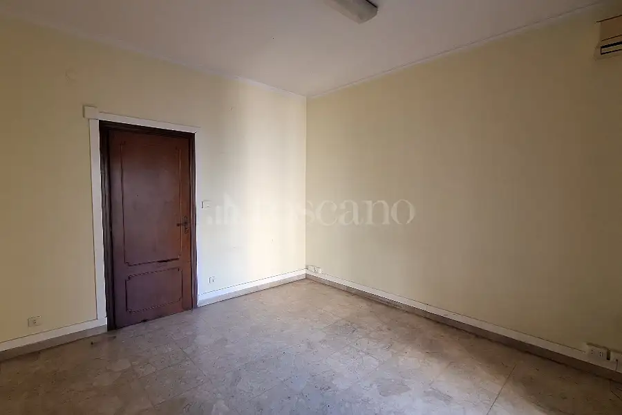 Ufficio in vendita di 175 mq a €245.000 (rif. 167/2026)