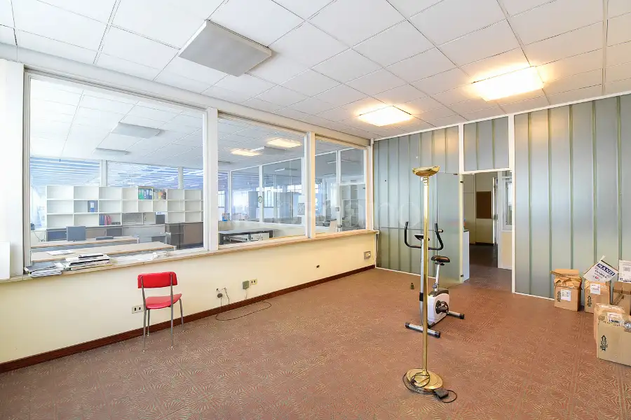 Magazzino in vendita di 3.000 mq a €1.700.000 (rif. 34/2026)