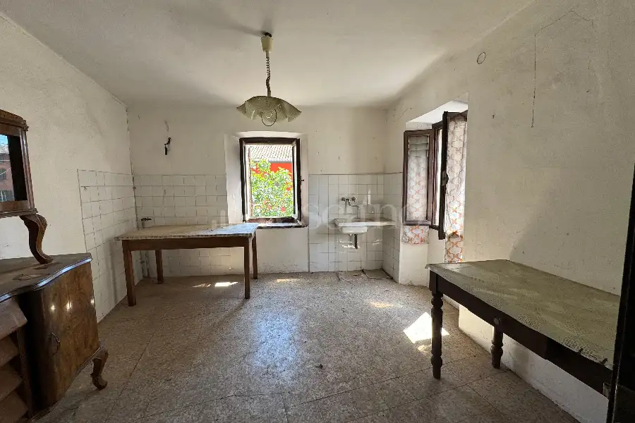 Casa Indipendente in vendita di 376 mq a €177.000 (rif. 7/2026)