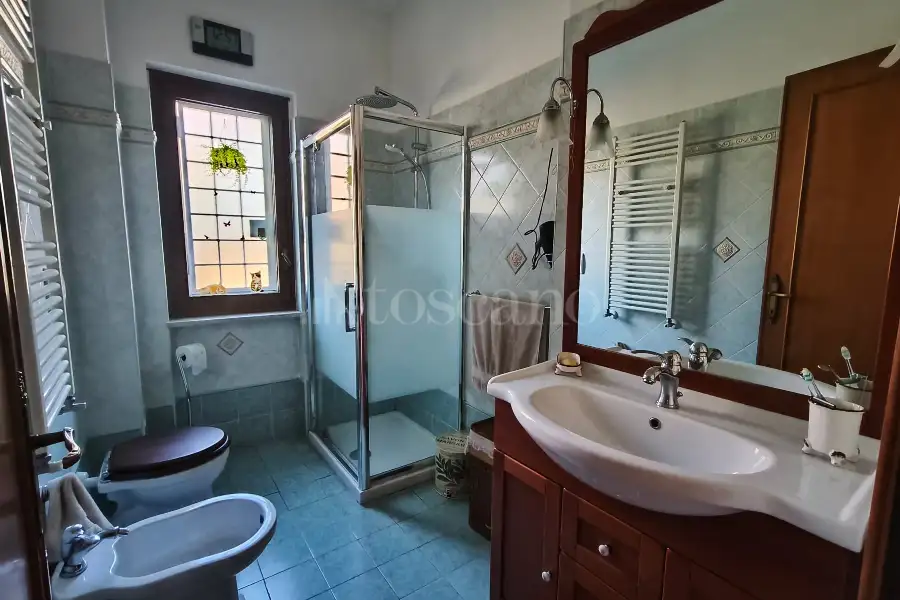Villa Bifamiliare in vendita di 280 mq a €899.000 (rif. 72/2025)