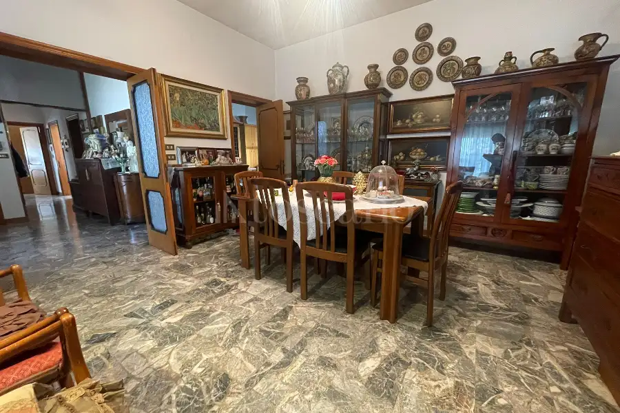 Casa Indipendente in vendita di 312 mq a €870.000 (rif. 58/2025)
