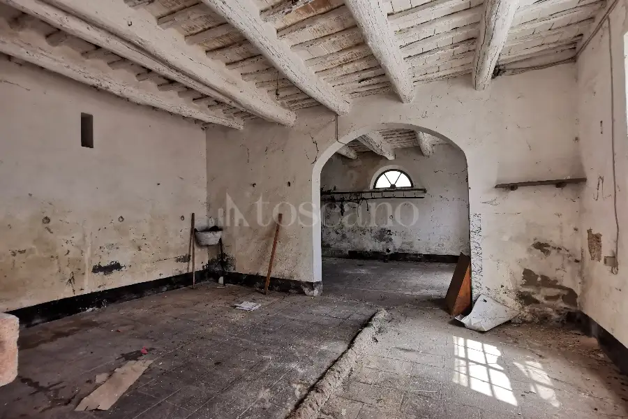 Casale in vendita di 900 mq a €850.000 (rif. 53/2022)