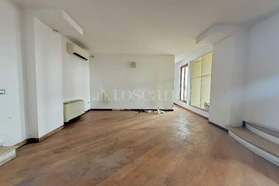 Attico in vendita di 140 mq a €235.000 (rif. 14/2026)