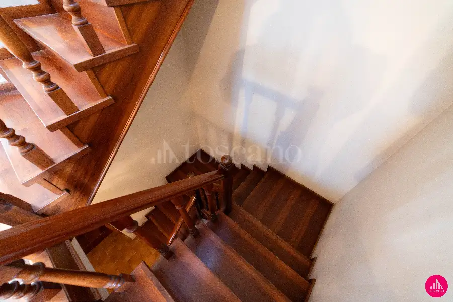 Casa Indipendente in vendita di 370 mq a €380.000 (rif. 8/2026)