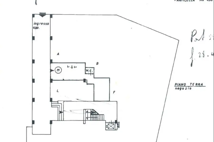 Negozio in affitto di 100 mq a €1.800 (rif. 74/2026)