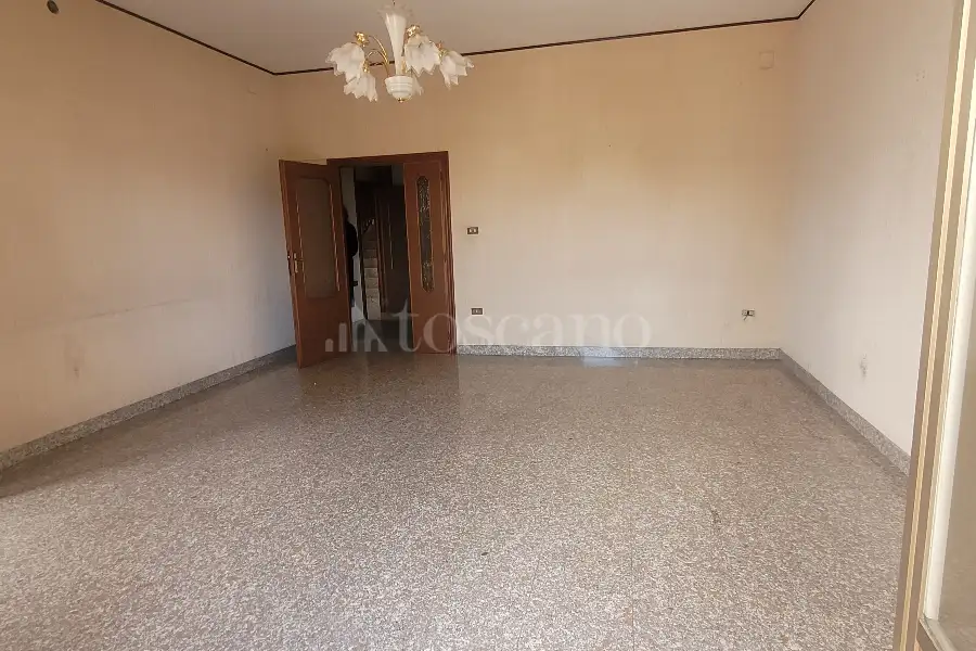 Casa Indipendente in vendita di 534 mq a €255.000 (rif. 1/2026)
