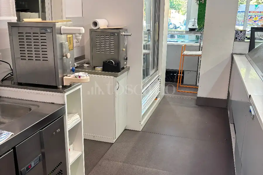 Attività Commerciale in affitto di 70 mq a €130.000 (rif. 14/2026)