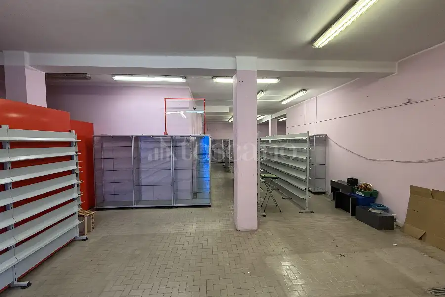 Negozio in vendita di 150 mq a €99.000 (rif. 15/2026)