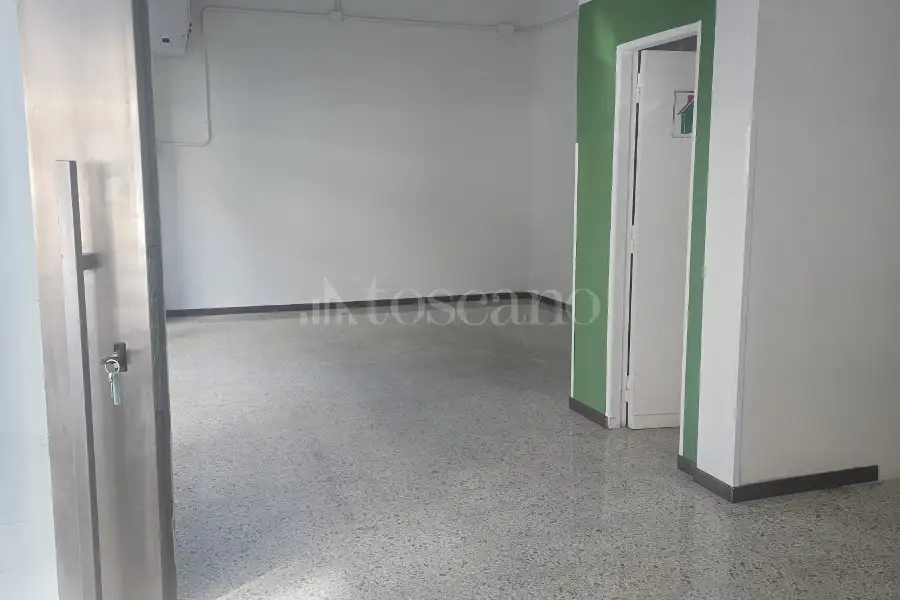 Negozio in affitto di 246 mq trattativa riservata (rif. 27/2026)