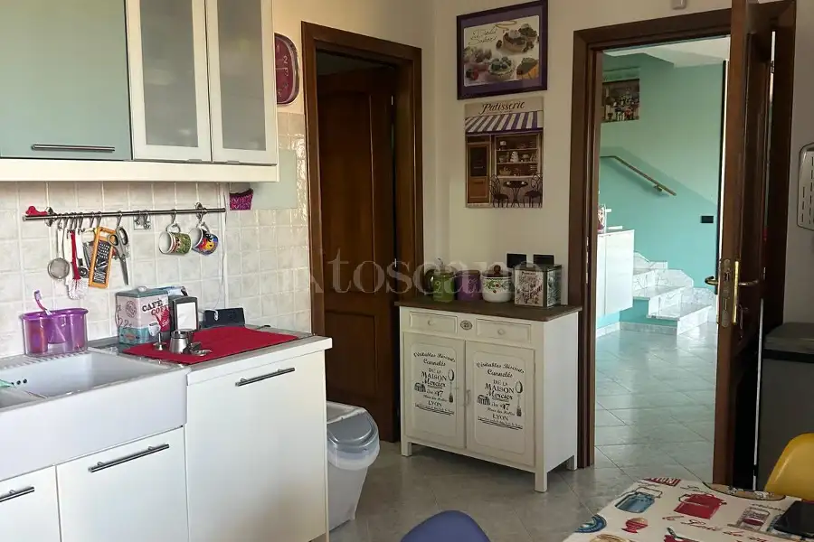 Villa Bifamiliare in vendita di 220 mq a €220.000 (rif. 63/2026)