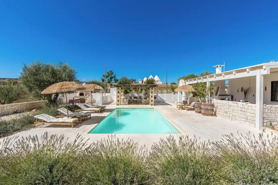 Villa in vendita di 220 mq a €849.000 (rif. 7/2026)