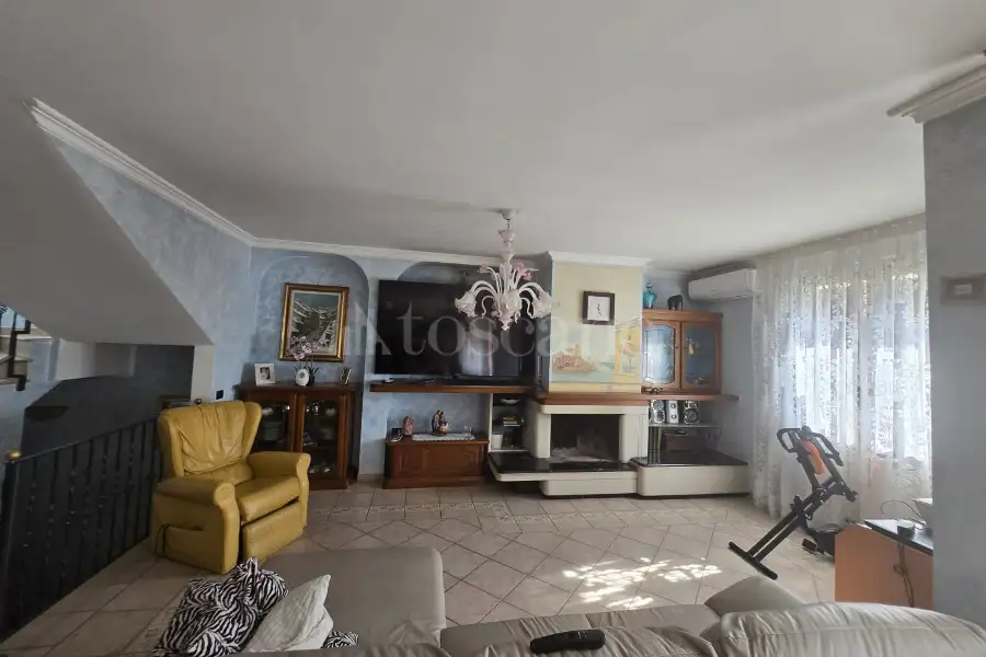Casa Indipendente in vendita di 410 mq a €615.000 (rif. 40/2025)