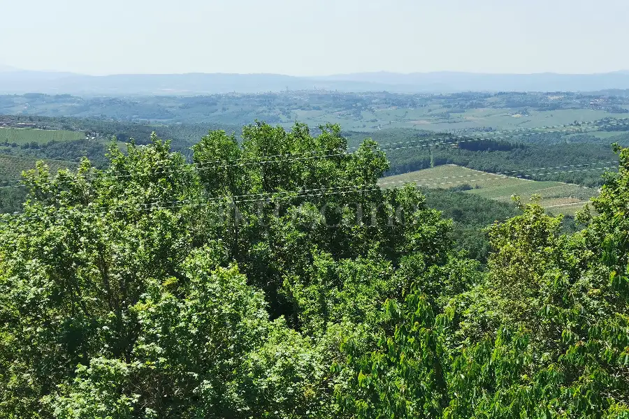 Casale in vendita di 300 mq a €570.000 (rif. 24/2022)
