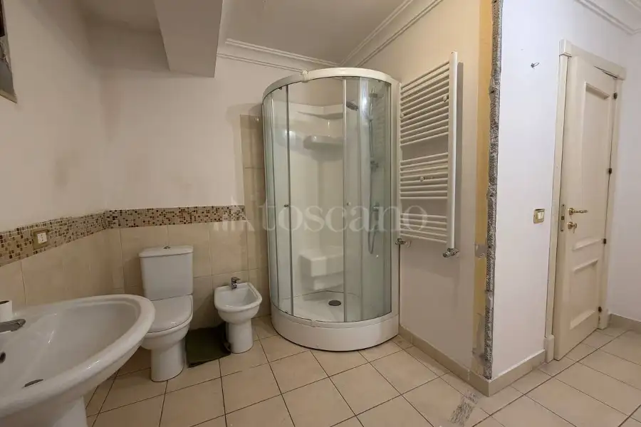 Villa Bifamiliare in vendita di 265 mq a €550.000 (rif. 215/2025)