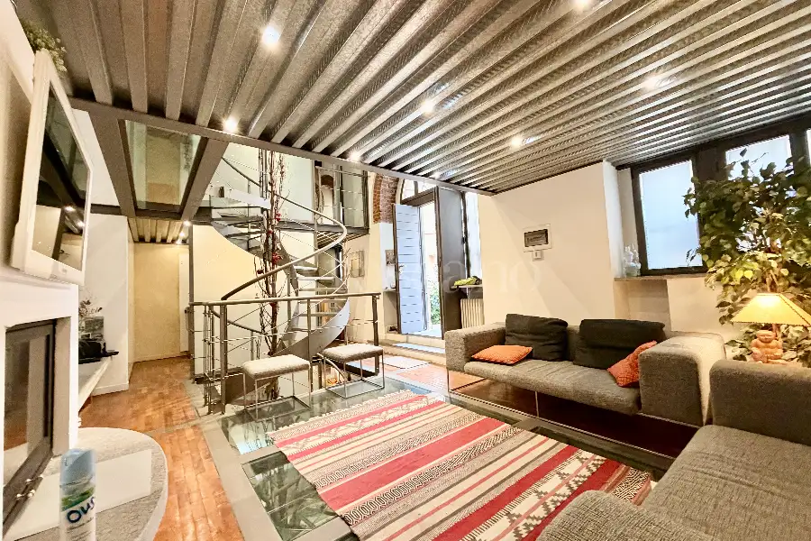 Loft in vendita di 135 mq a €1.100.000 (rif. 36/2026)