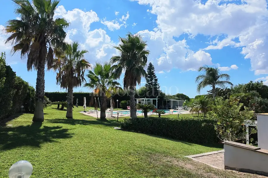 Casa Indipendente in vendita di 250 mq a €879.000 (rif. 203/2026)