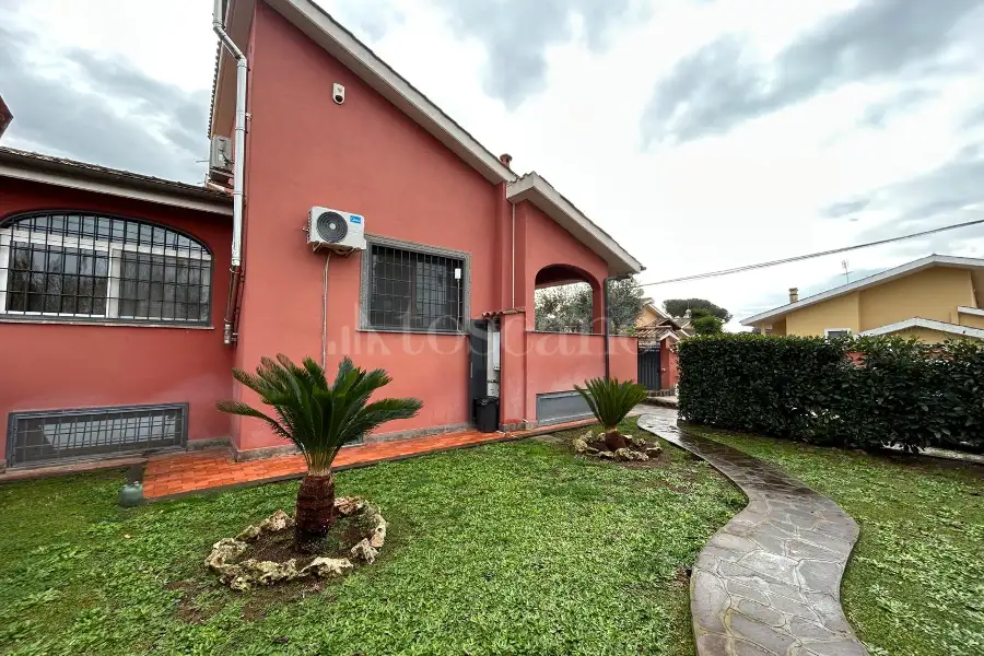 Villa in vendita di 220 mq a €329.000 (rif. 7/2026)
