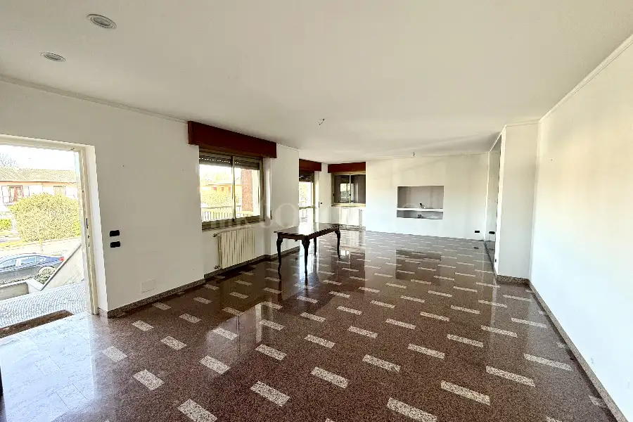 Villa Bifamiliare in vendita di 260 mq a €330.000 (rif. 9/2025)