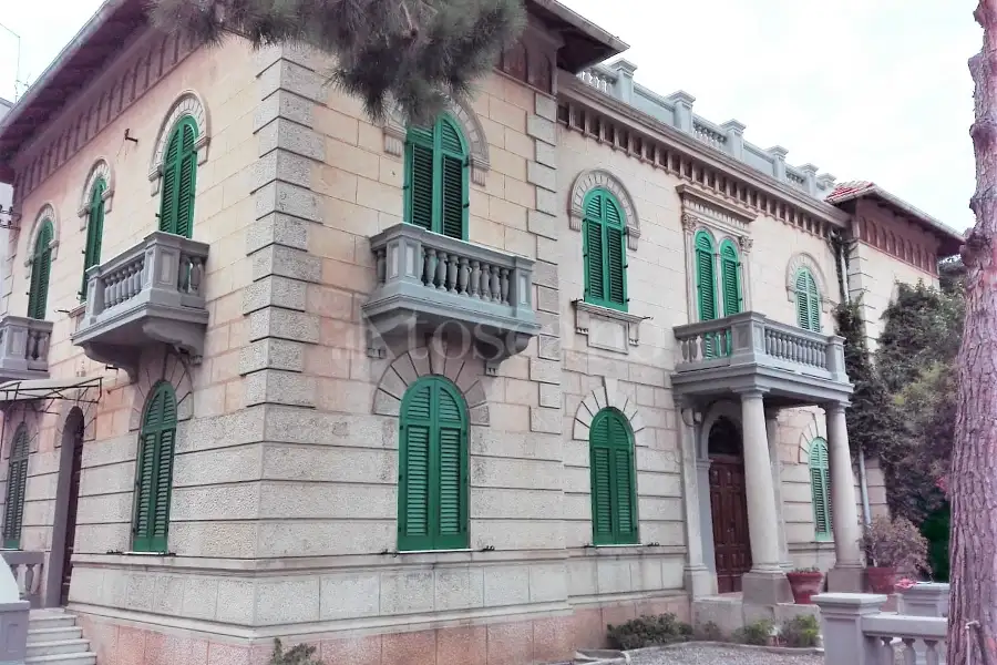 Villa in vendita di 230 mq a €390.000 (rif. 6/2026)