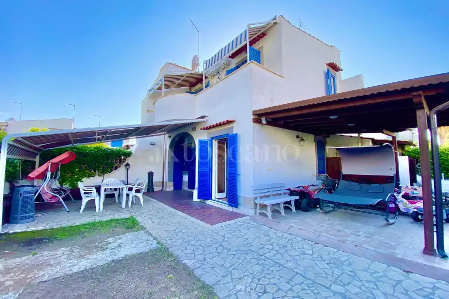 Villa Plurifamiliare in vendita di 90 mq a €245.000 (rif. 4/2025)