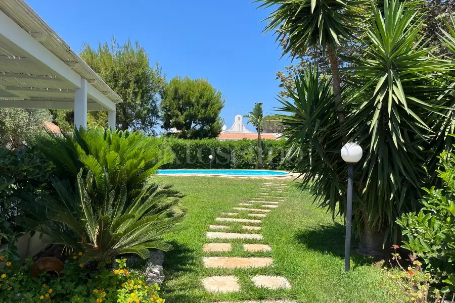 Villa in vendita di 100 mq a €615.000 (rif. 31/2025)