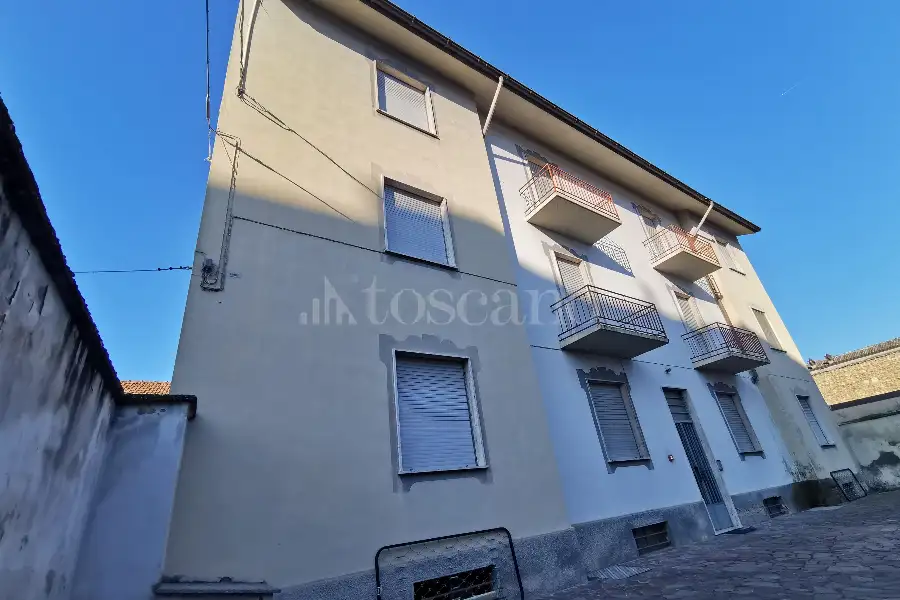 Palazzo in vendita di 510 mq a €240.000 (rif. 39/2026)