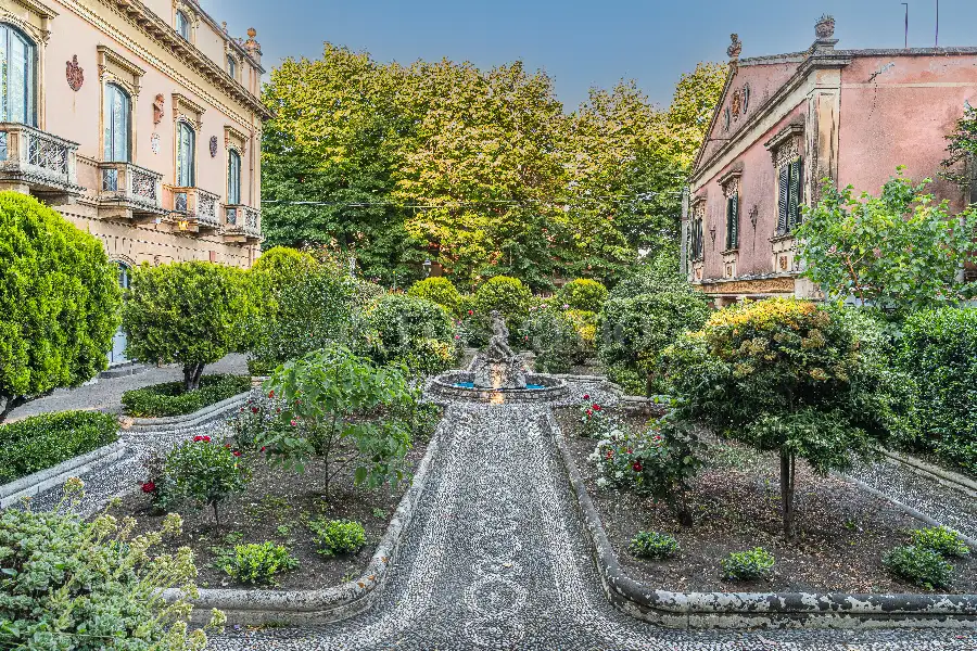 Villa in vendita di 1.200 mq a €4.250.000 (rif. 61/2026)