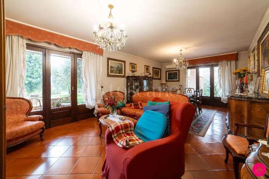 Villa in vendita di 280 mq a €390.000 (rif. 19/2026)