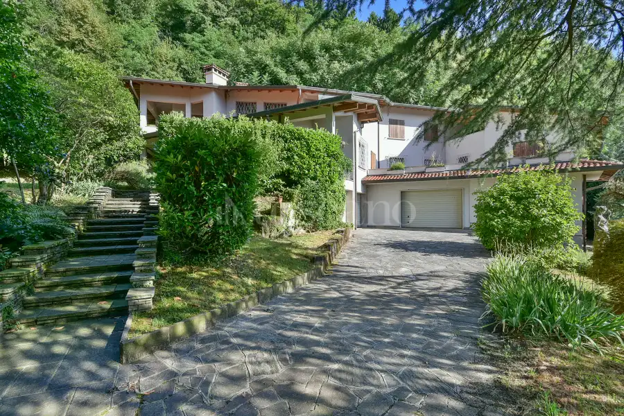 Villa in vendita di 660 mq a €790.000 (rif. 26/2025)