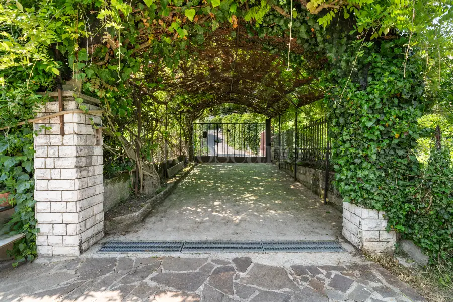 Villa Bifamiliare in vendita di 120 mq a €285.000 (rif. 15/2026)