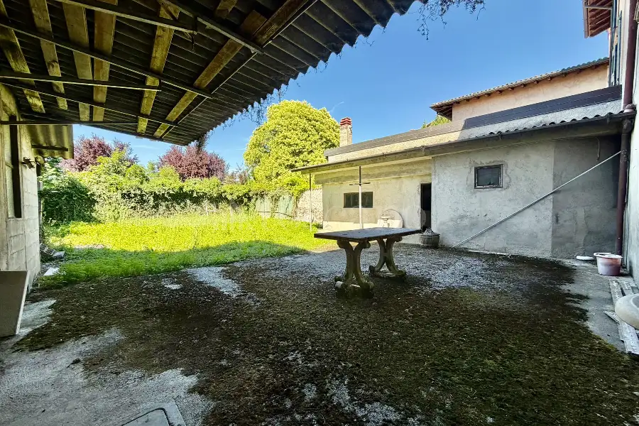 Casa Indipendente in vendita di 400 mq a €315.000 (rif. 41/2026)