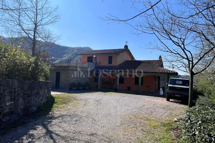 Villa in vendita di 300 mq a €825.000 (rif. 24/2025)