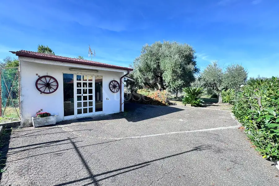 Villa in vendita di 350 mq a €475.000 (rif. 15/2025)