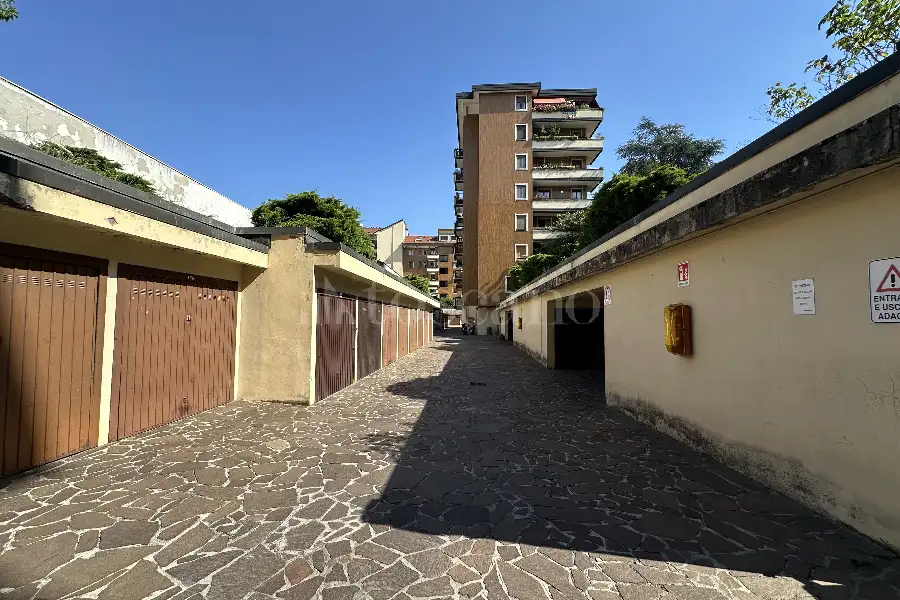 Box in vendita di 15 mq a €66.500 (rif. 31/2026)