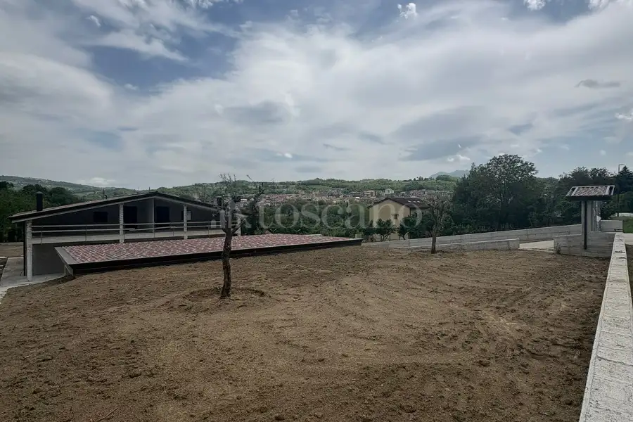Villa Bifamiliare in vendita di 280 mq a €250.000 (rif. 77/2026)