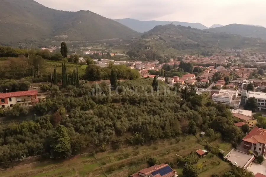 Villa in vendita di 250 mq a €1.350.000 (rif. 9/2026)