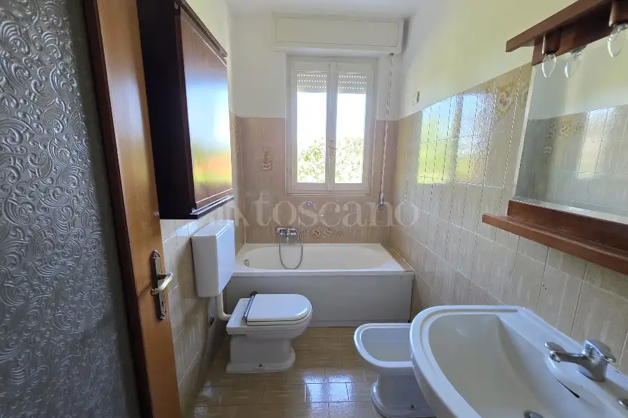 Ufficio in affitto di 120 mq a €1.200 (rif. 12/2026)