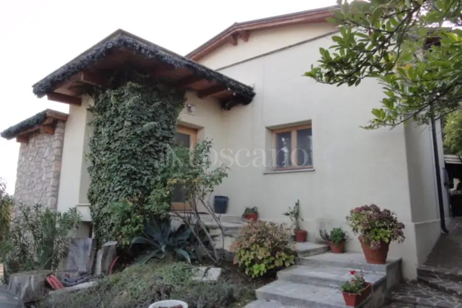 Villa in vendita di 260 mq a €265.000 (rif. 31/2022)
