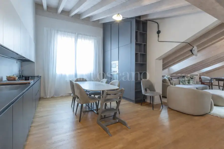 Casa in vendita di 120 mq a €1.950.000 (rif. 9/2026)
