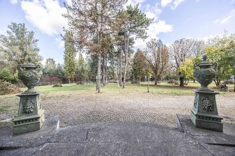 Villa in vendita di 2.660 mq a €950.000 (rif. 43/2025)