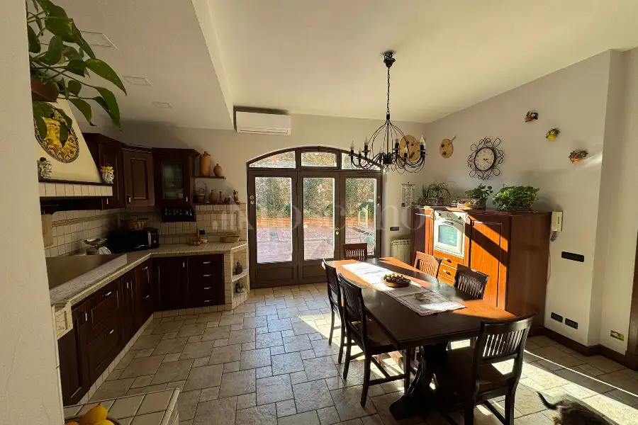 Villa in vendita di 210 mq a €490.000 (rif. 20/2026)