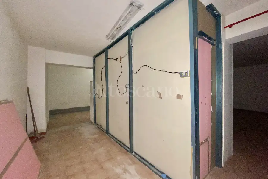 Posto Moto in vendita di 110 mq a €68.000 (rif. 4/2026)