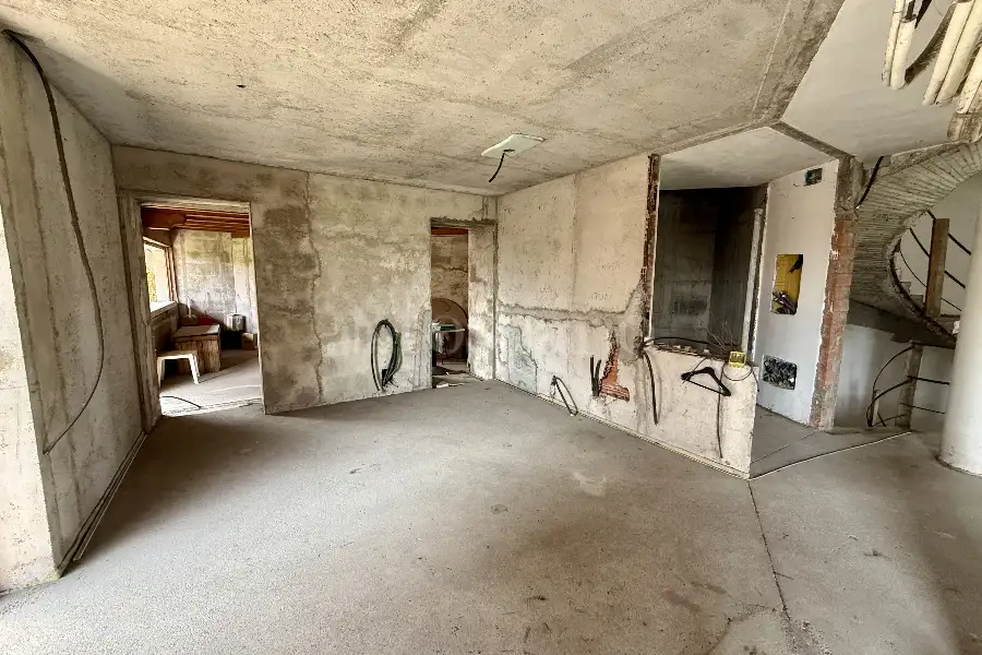 Villa Bifamiliare in vendita di 420 mq trattativa riservata (rif. 17/2026)