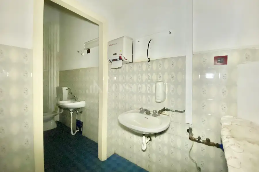 Negozio in vendita di 95 mq a €64.000 (rif. 26/2026)