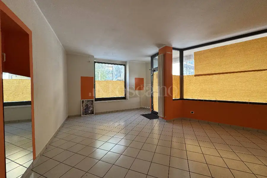 Negozio in vendita di 60 mq a €127.000 (rif. 12/2025)