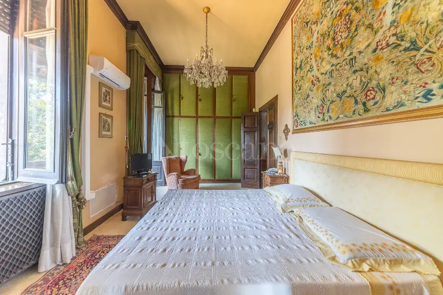 Villa in vendita di 750 mq a €1.950.000 (rif. 53/2026)
