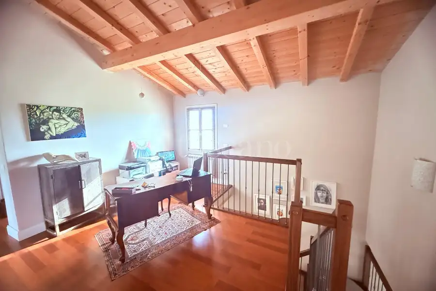 Casale in vendita di 300 mq a €990.000 (rif. 9/2026)
