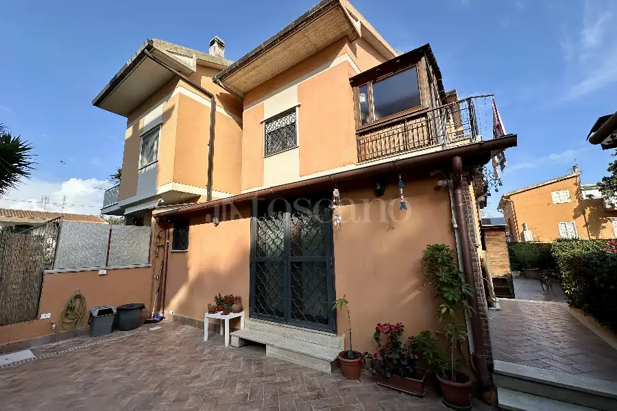 Villa Bifamiliare in vendita di 210 mq a €275.000 (rif. 27/2026)